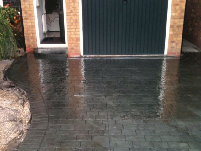 If you would like advice or a quote for a new driveway in Gatley, contact us on 0161 945 1208