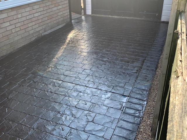 Driveway installed in the Wythenshawe area of Manchester by planet surfacing