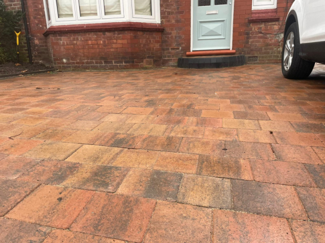 New driveway in Altrincham by Planet Surfacing